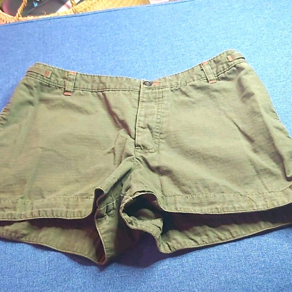 GAP shorts